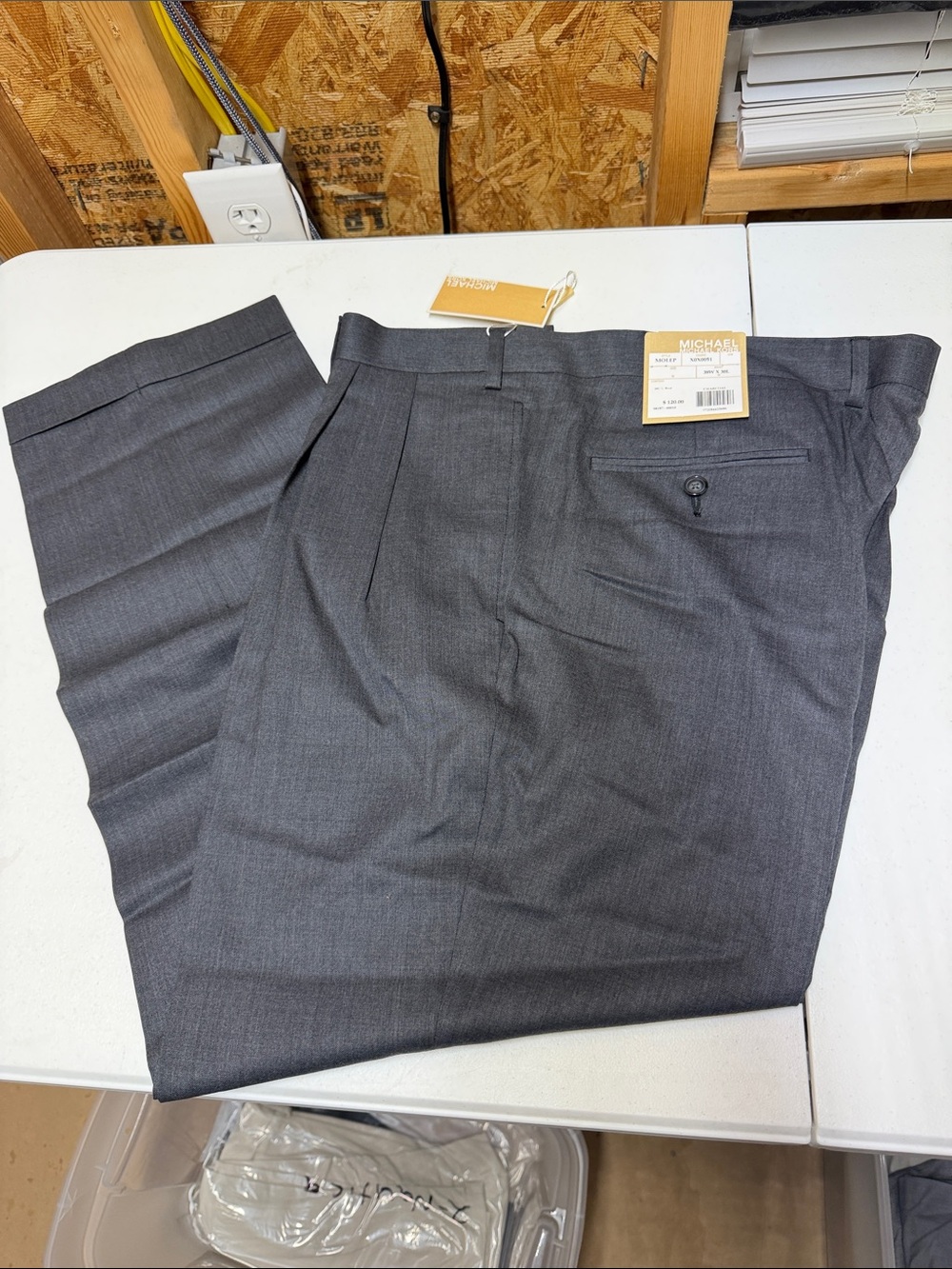 Michael Kors 38x30 Charcoal Dress Pants. (97)